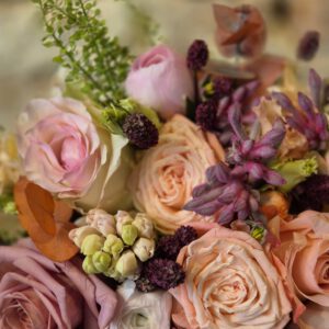 Valentijsboeket compact closeup, roze rozen